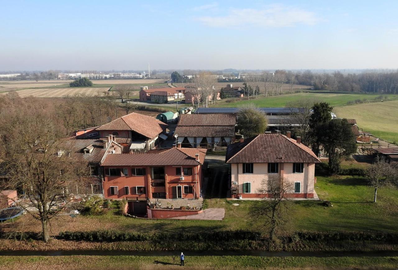 Bed and Breakfast Agriturismo Cascina Selva Ozzero Exterior foto