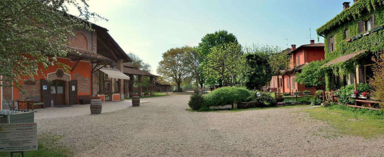 Bed and Breakfast Agriturismo Cascina Selva Ozzero Exterior foto